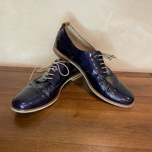 AGL Attilio GiustiI Leombruni Womens Blue Patent Leather Oxford Shoes in 38 1/2